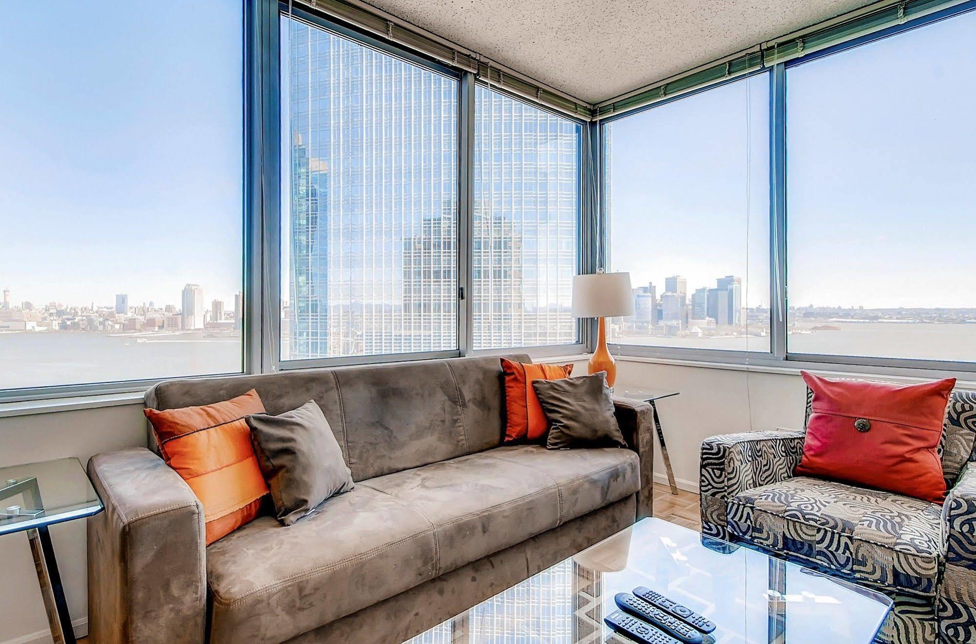 Global Luxury Suites At Exchange جيرسي سيتي المظهر الخارجي الصورة